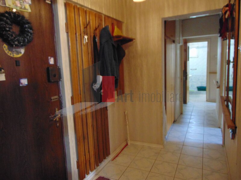 Vergului, apartament 3 camere decomandat