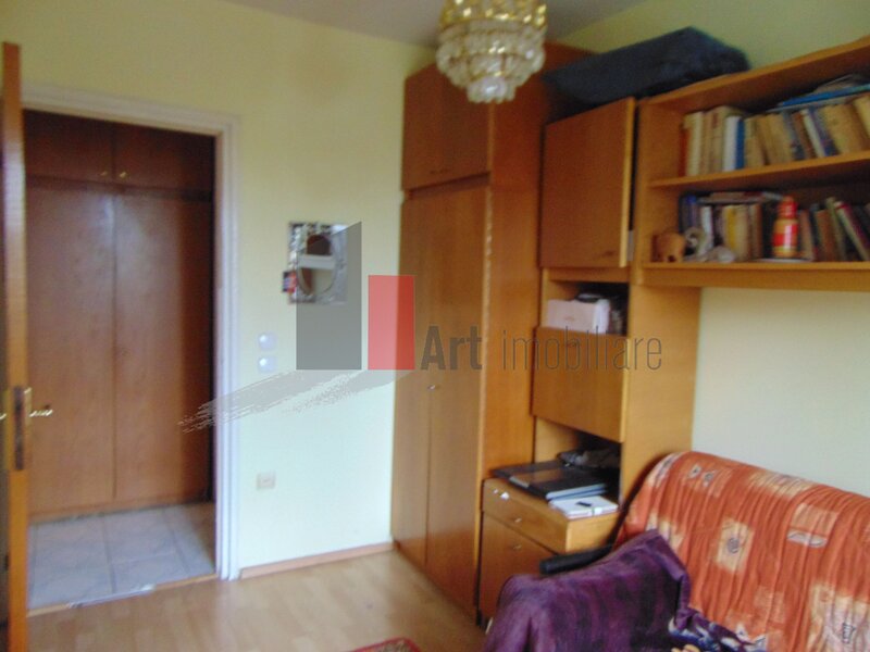 Vergului, apartament 3 camere decomandat