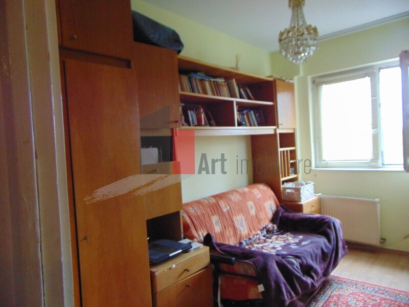 Vergului, apartament 3 camere decomandat