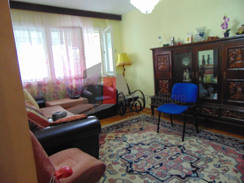 Vergului, apartament 3 camere decomandat