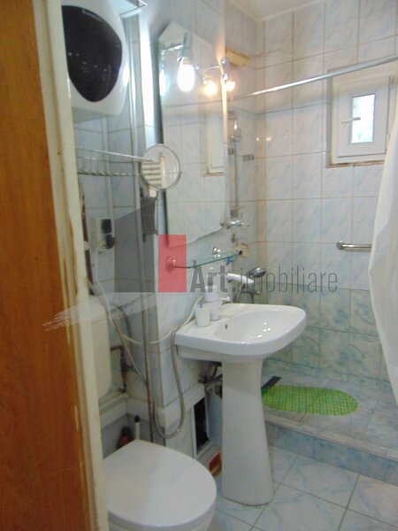 Vergului, apartament 3 camere decomandat