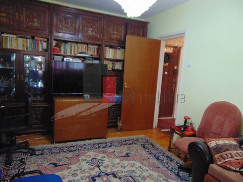 Vergului, apartament 3 camere decomandat