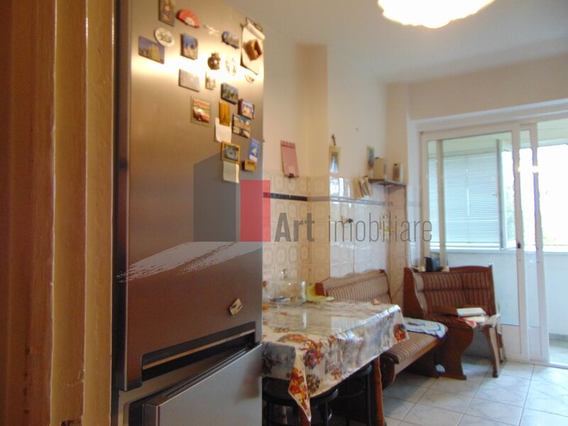 Vergului, apartament 3 camere decomandat